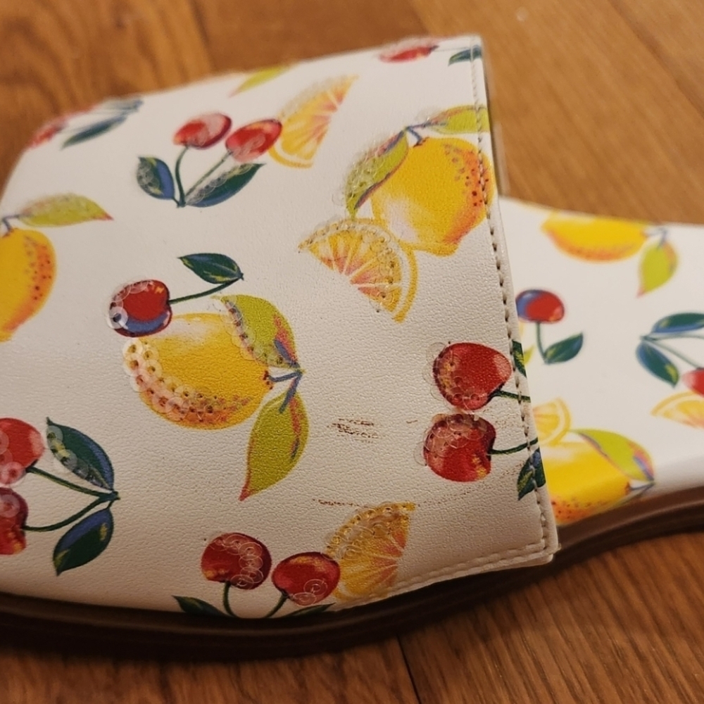 Michael Kors Women's White Slide Sandals With Fruit Design - Picture 5 of 6